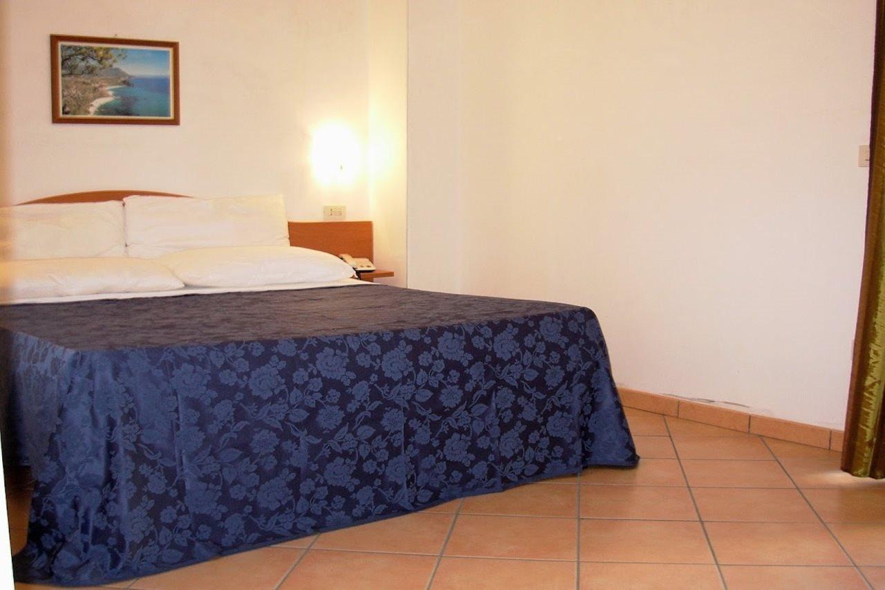 Residence Hotel La Taverna Capo Vaticano Esterno foto