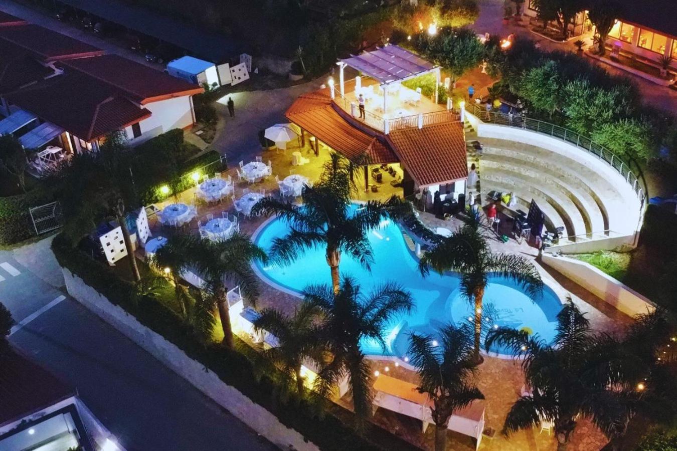Residence Hotel La Taverna Capo Vaticano Esterno foto