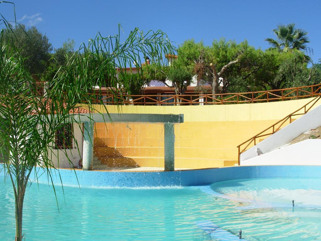 Residence Hotel La Taverna Capo Vaticano Esterno foto